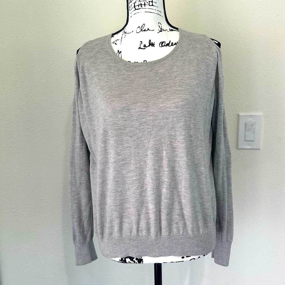 Cold Shoulder Minnie Rose Size Med Gray Knit Light Weight Long Sleeve